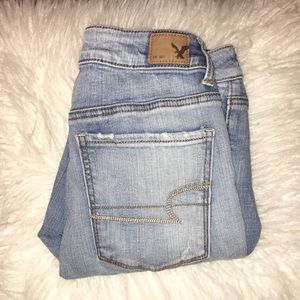 SIZE 6 American Eagle Hi-Rise Jegging CROP